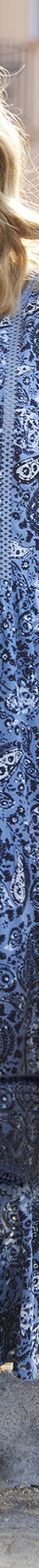 Robe longue imprimée manches 3/4 fendues (bleu / indigo) Robe longue imprimée manches 3/4 fendues (bleu / indigo)